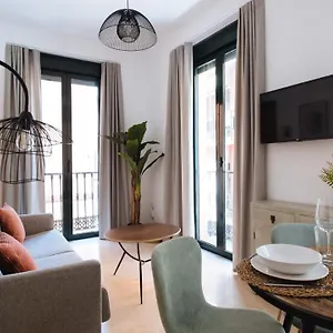 chiqui-and-vicente-bright-apartment-seville.es-andalucia.com/